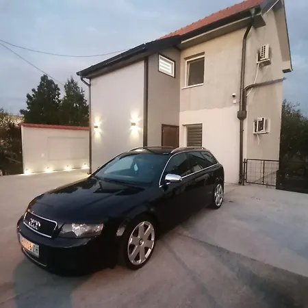 公寓 S. A. L. 2 兹雷尼亚宁